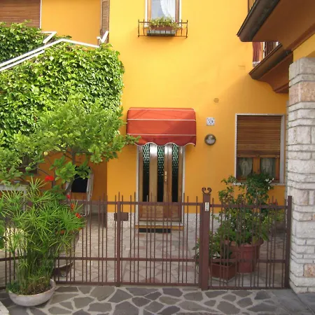 Apartment Casa Laura *